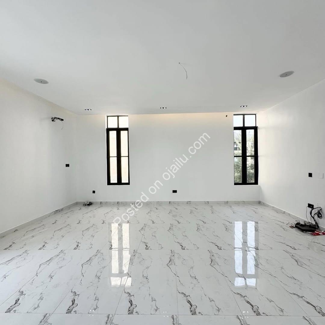 Lekki’s Ultimate 5-Bedroom Estate Oasis with Pool