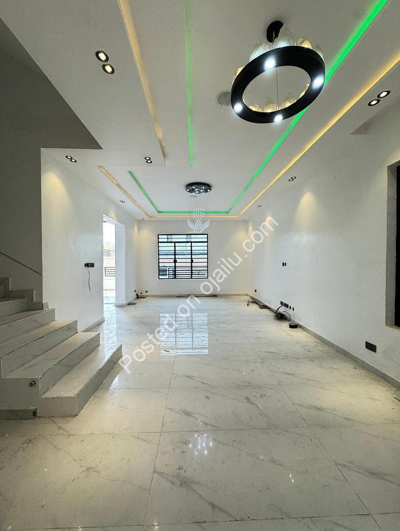 Lekki’s Elite 4-Bed Terraced Duplex