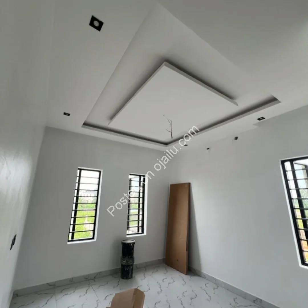 Exclusive 3-Bed Duplex with BQ in Serene Shell Estate