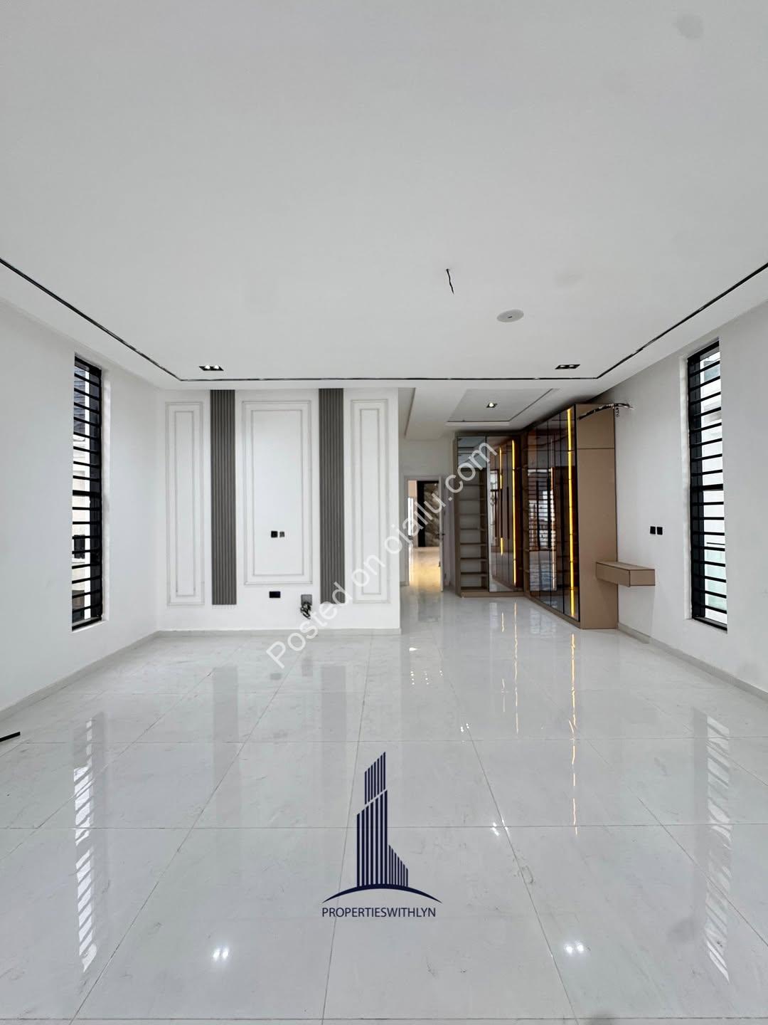 Lekki’s Ultimate 5-Bed Haven with Private Pool