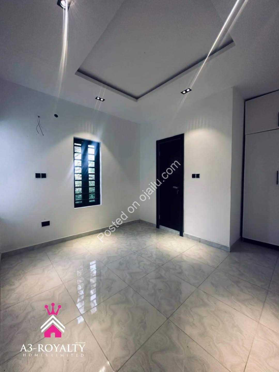 Move-In Ready 4BR Detached Duplex in Prime Ajah