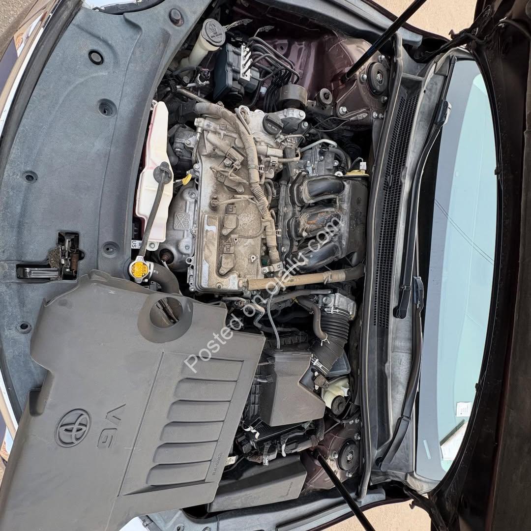 Luxury 2014 Avalon XLE: Sunroof, Camera, Thumbstart – 18.5M