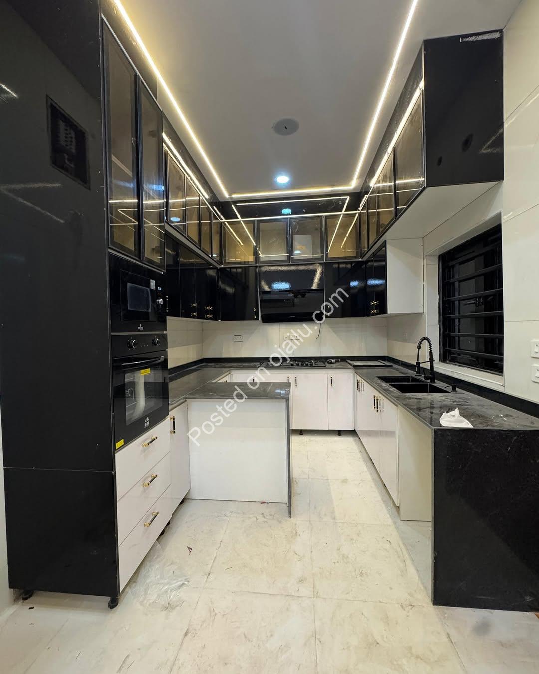 Exquisite 4-Bed Duplex with BQ in Secure Lekki Estate