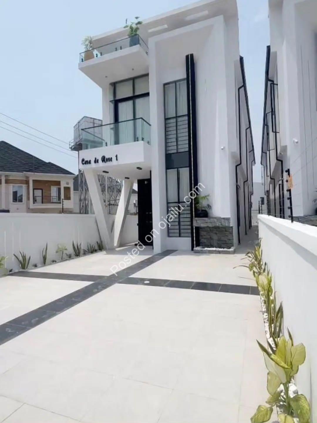 5-Bedroom Oasis with Pool & BQ in Prime Lekki