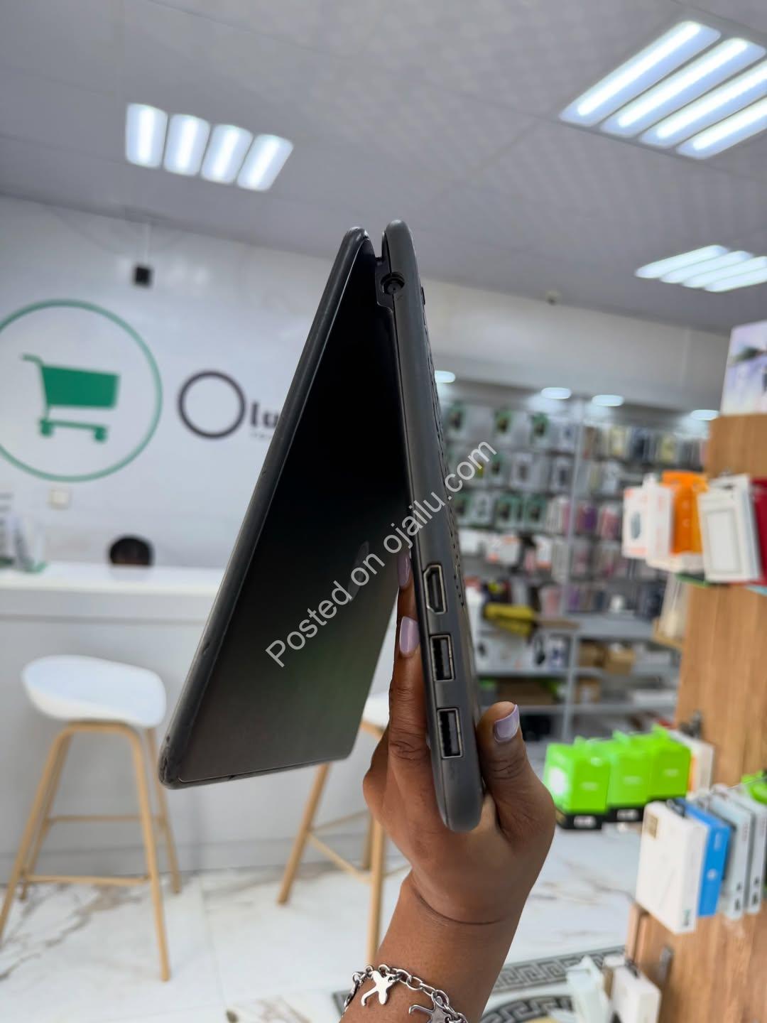 Premium Dell 2-in-1 Touchscreen Laptop – Fast & Versatile