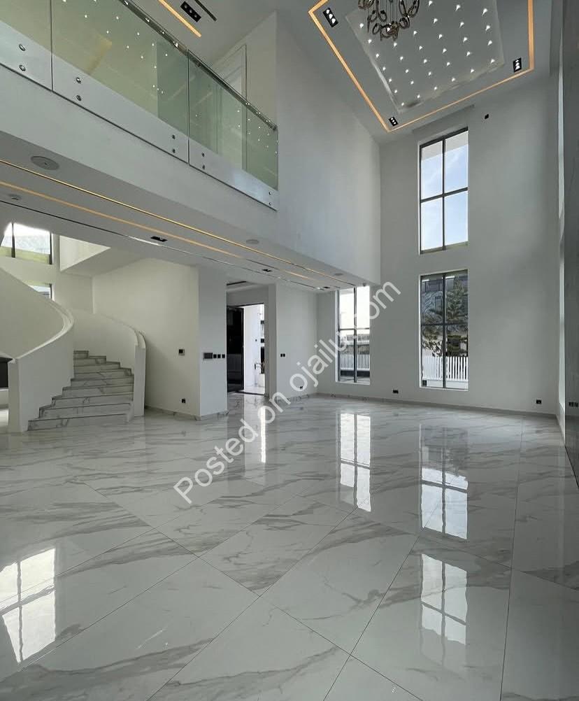 Opulent 5-Bedroom Haven in Prestigious Osapa Lekki