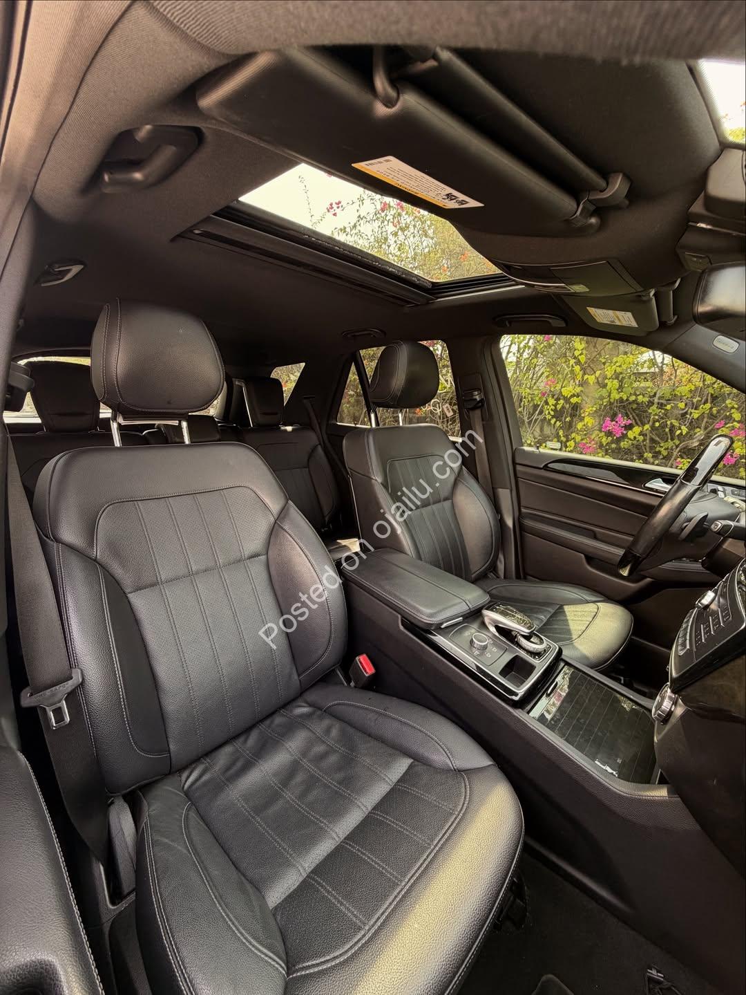 Immaculate 2015 Lexus RX 350: Luxury & Power