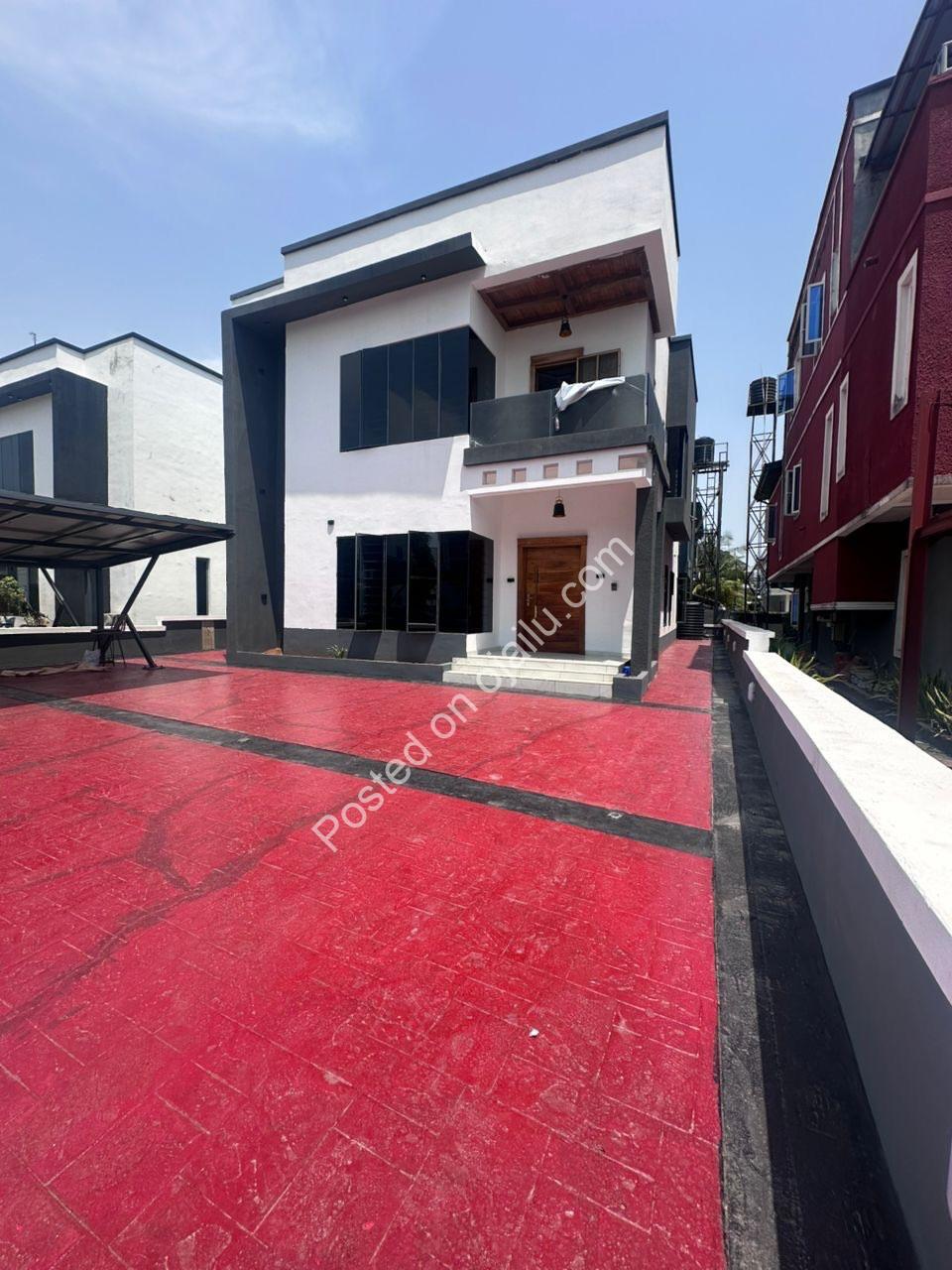 Spacious 4-Bedroom Haven with BQ in Gated Lekki Estate