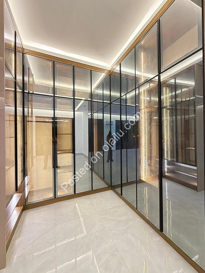 Modern Masterpiece in Cowrie Creek: 5-Bed Smart Home