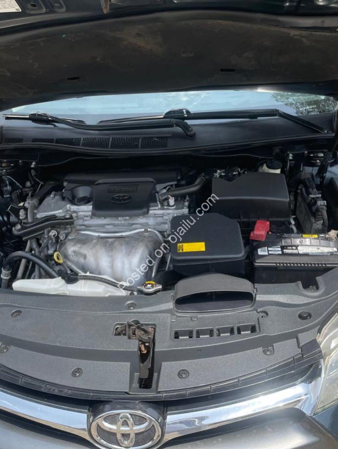 2015 Camry XLE: Silent Power, Perfect Condition