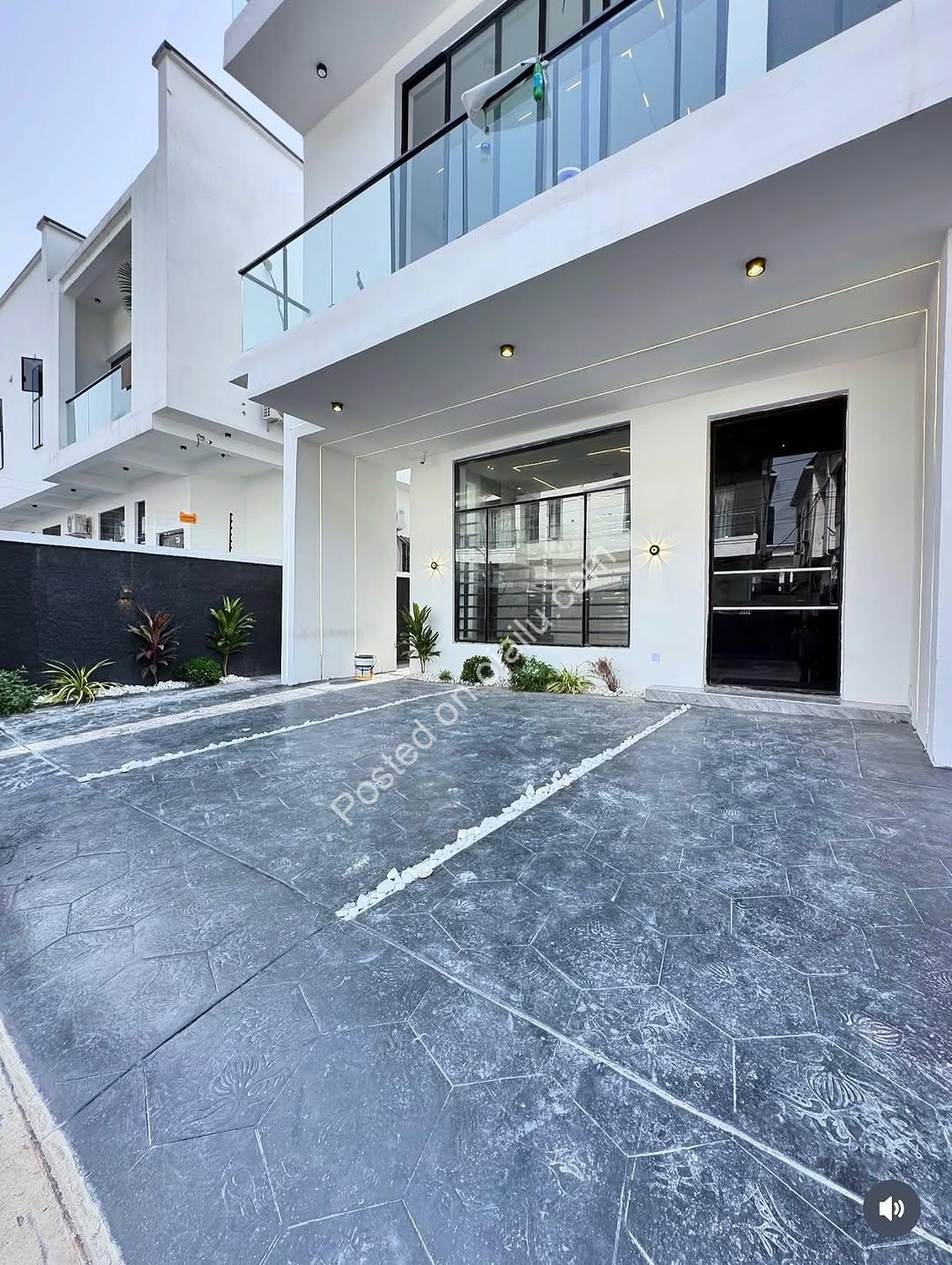 Modern 4-Bed Duplex in Secure Lekki Estate