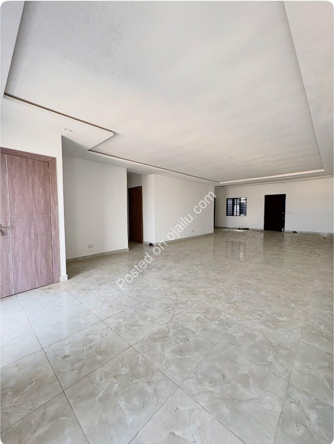 Elevator Luxury: 3BR Ikate Haven with Gym & Consent