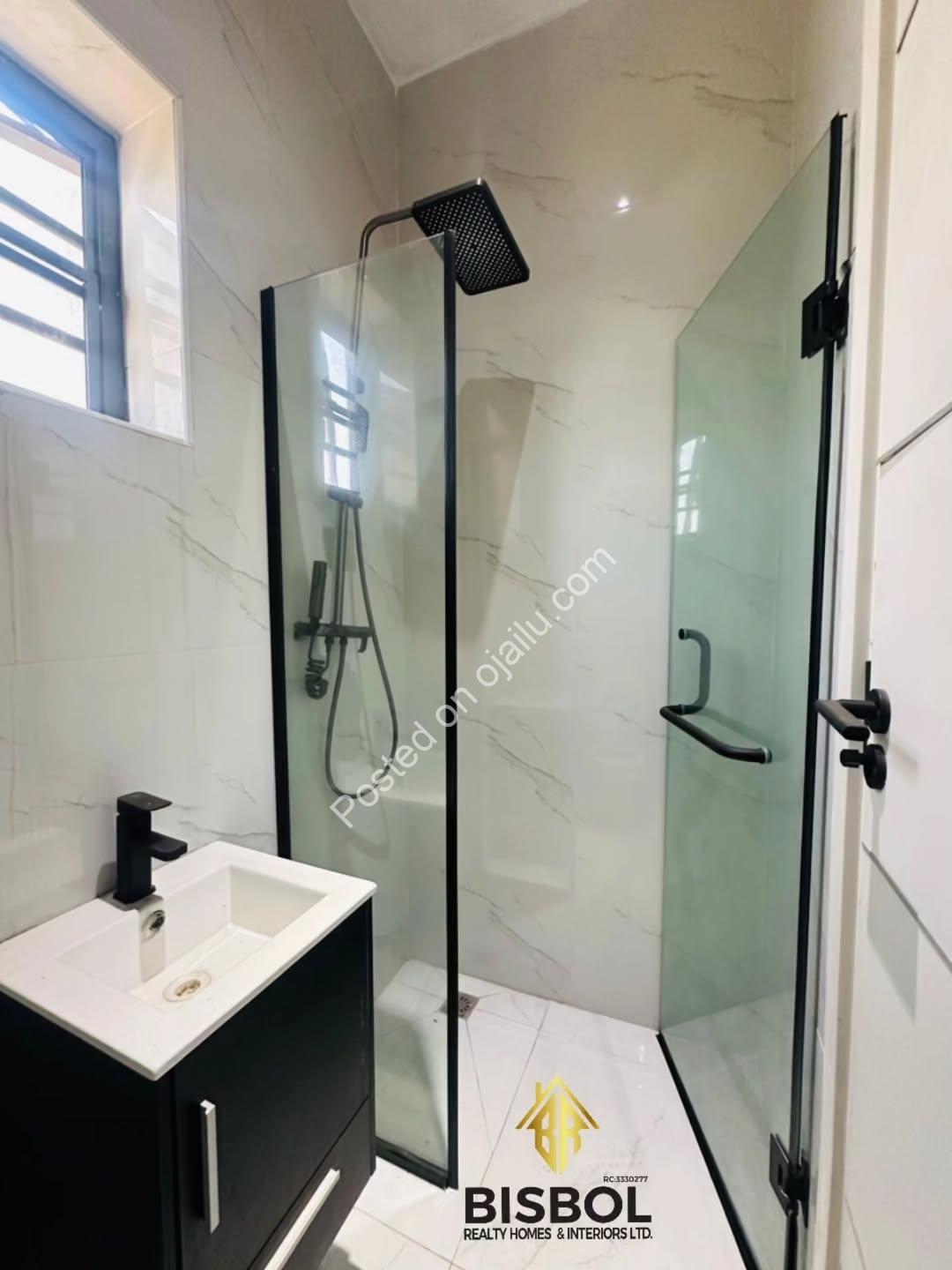 Luxury 5-Bed Duplex in Gated Chevron Estate