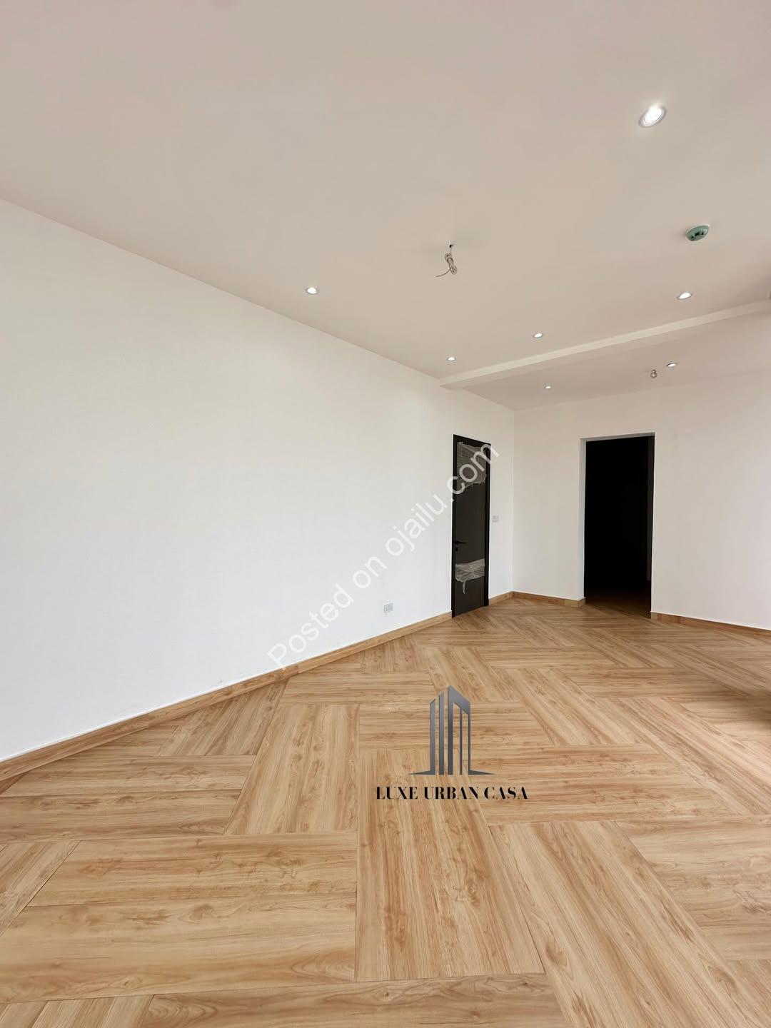 Elegant 4BR Terrace in Chevron | Premium Living