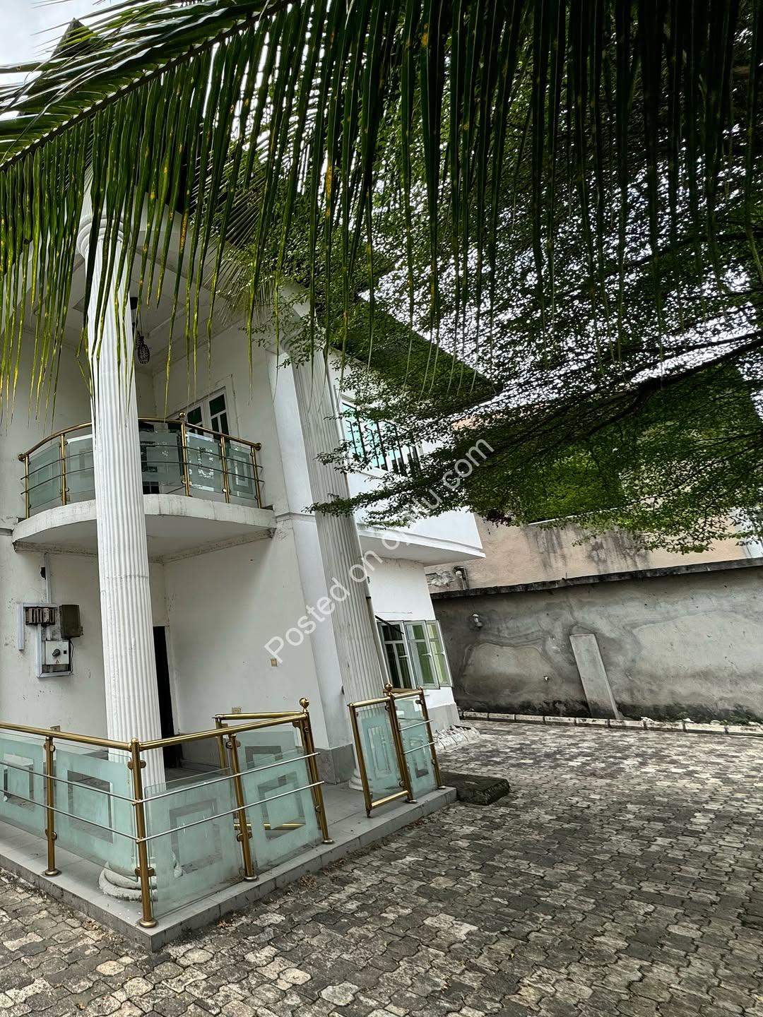 Stadium Road’s Premier 4-Bedroom Duplexes