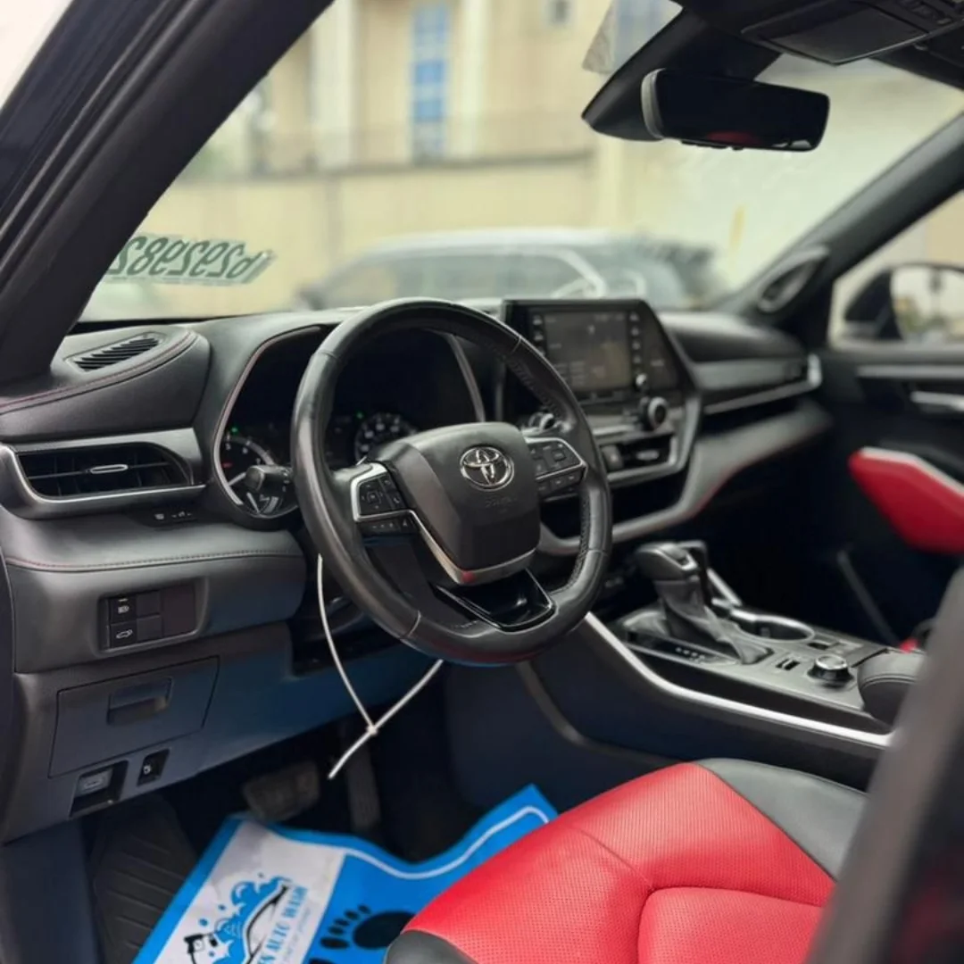 Pristine 2021 Highlander XSE: Luxury & Tech, Urgent Sale