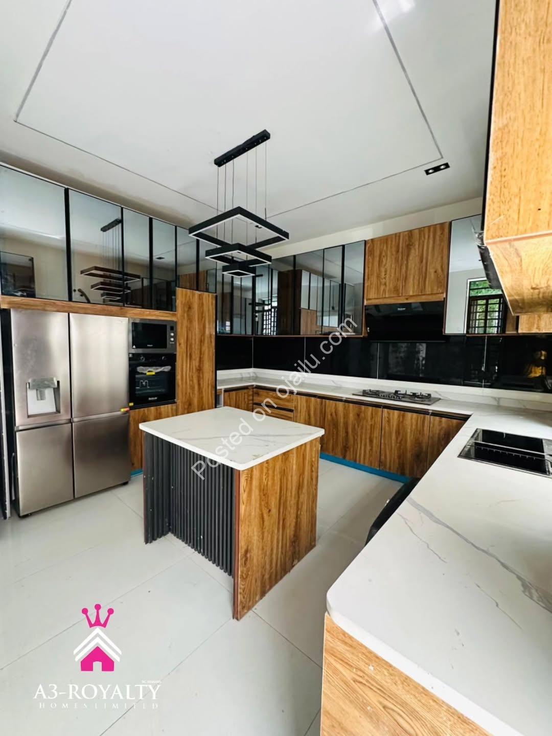 Luxury 5-Bed Duplex with Pool & Gym in Lekki