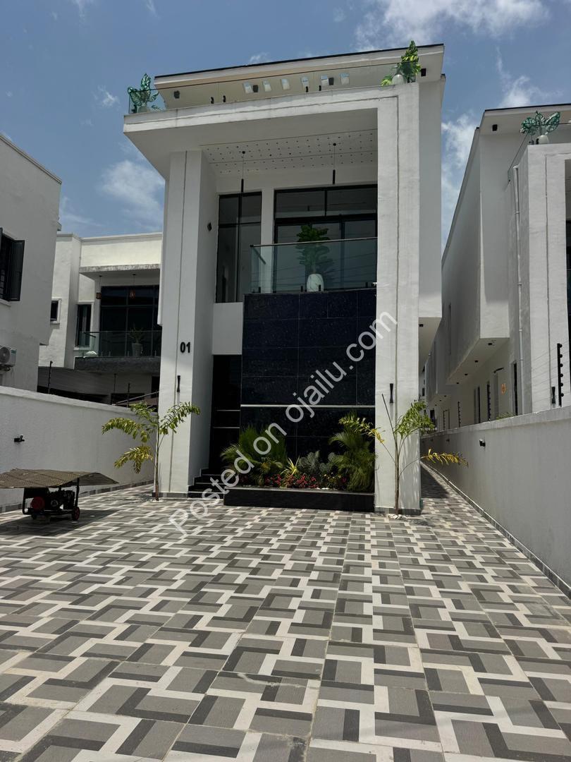 Exclusive 5-Bed Dulex with Private Pool in Lekki