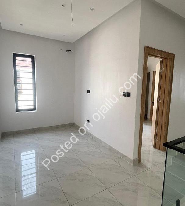 Brand New Chevron Estate Gem: 4BED Duplex & BQ