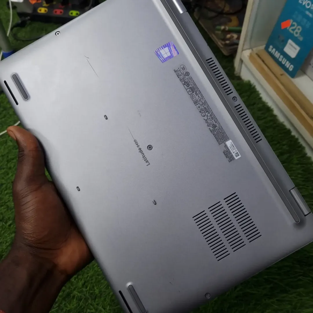 Powerful Dell i7 Laptop: Lightning Speed & Epic Battery Life