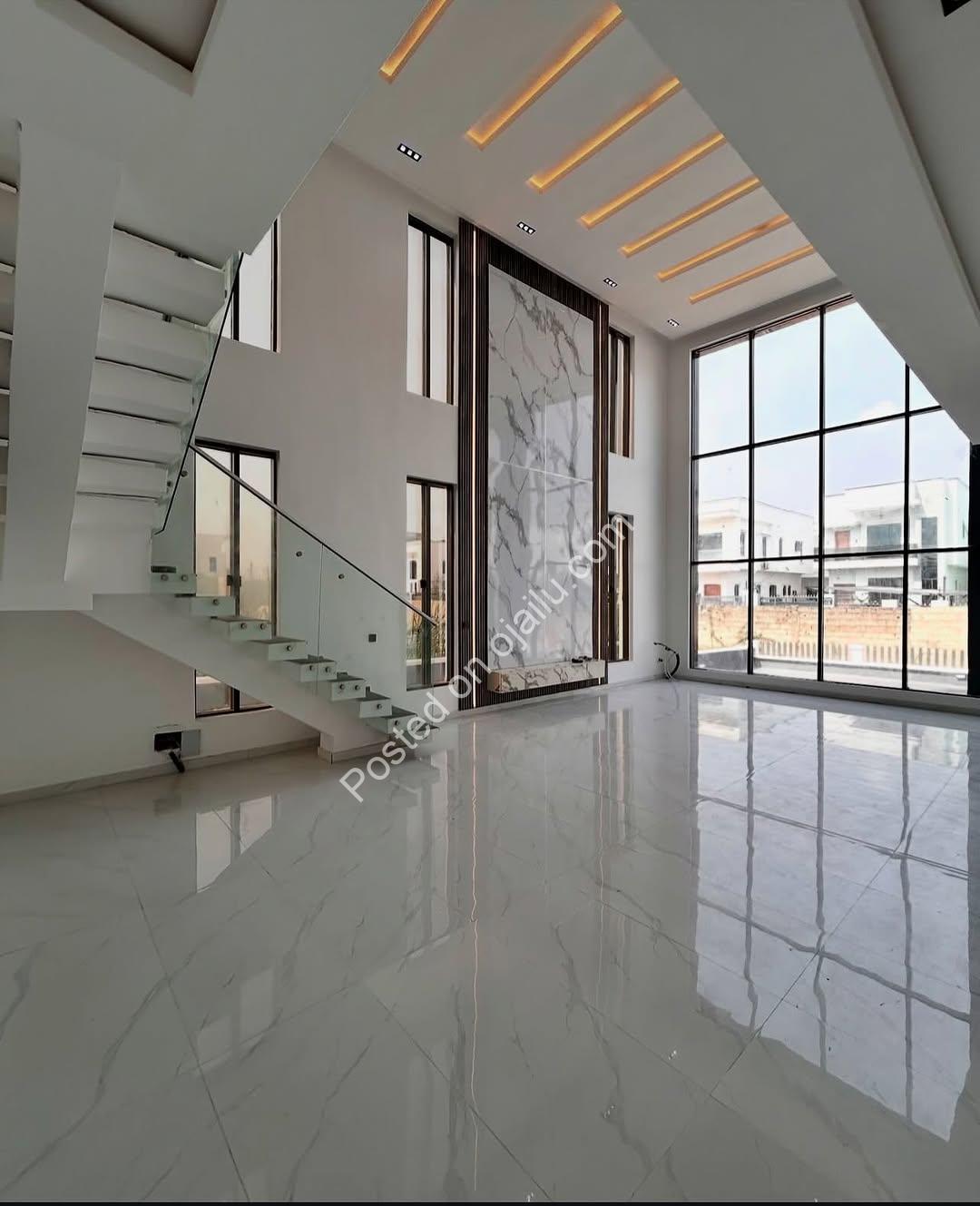 Dream Home with Pool, Cinema & Rooftop Terrace