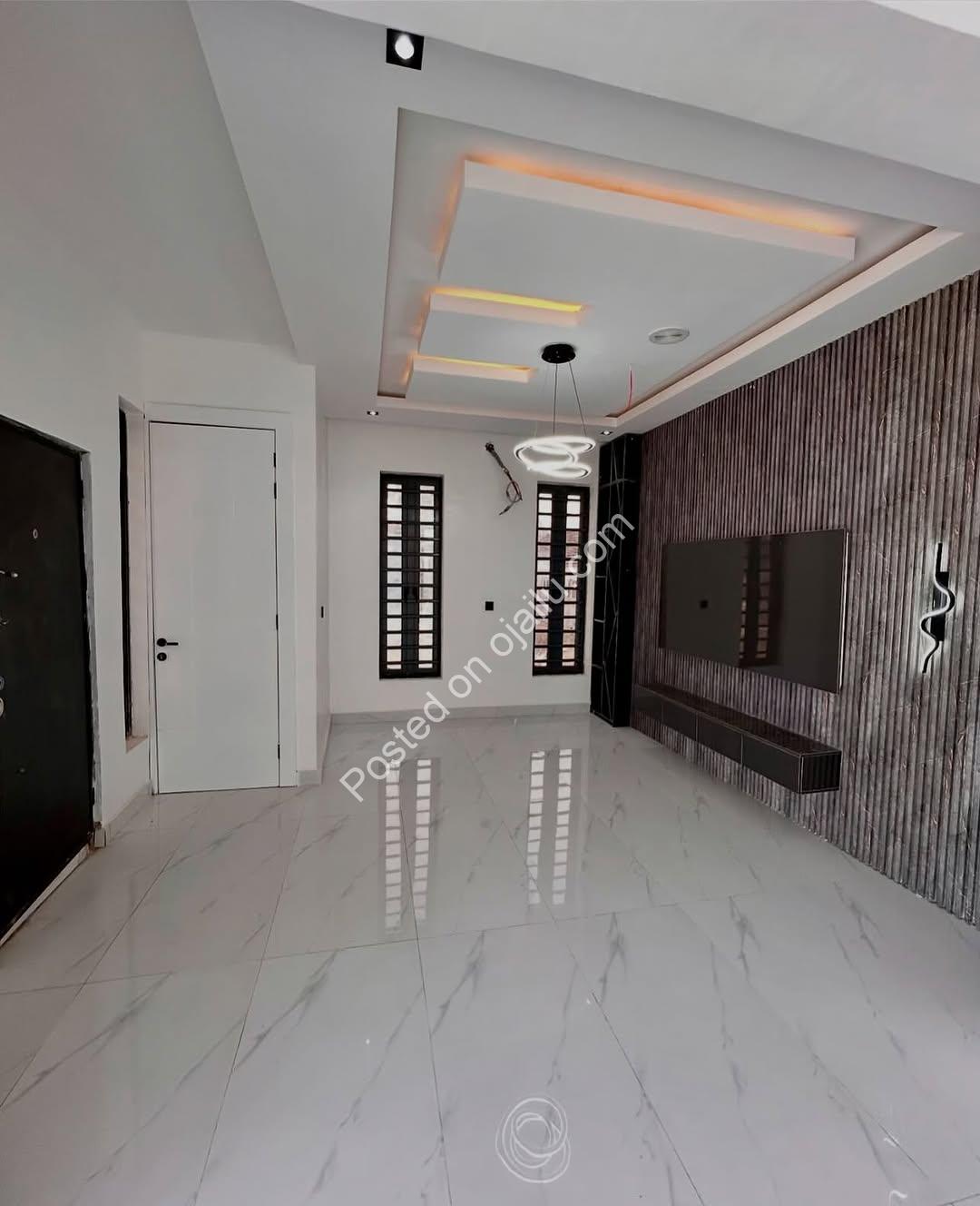 Dream Home with Pool, Cinema & Rooftop Terrace