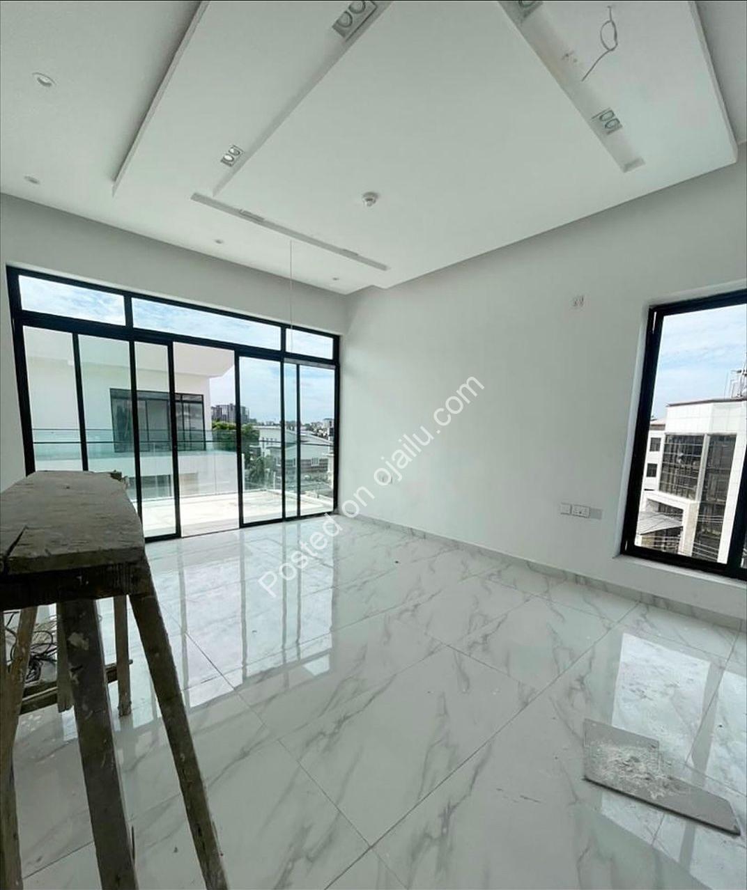 Exclusive 4-Bedroom Haven in Ikoyi with Pool & Gym