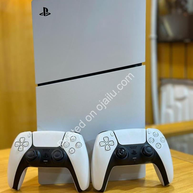 Ultimate PS5 Bundle: 2 Pads & 10 Games Ready!