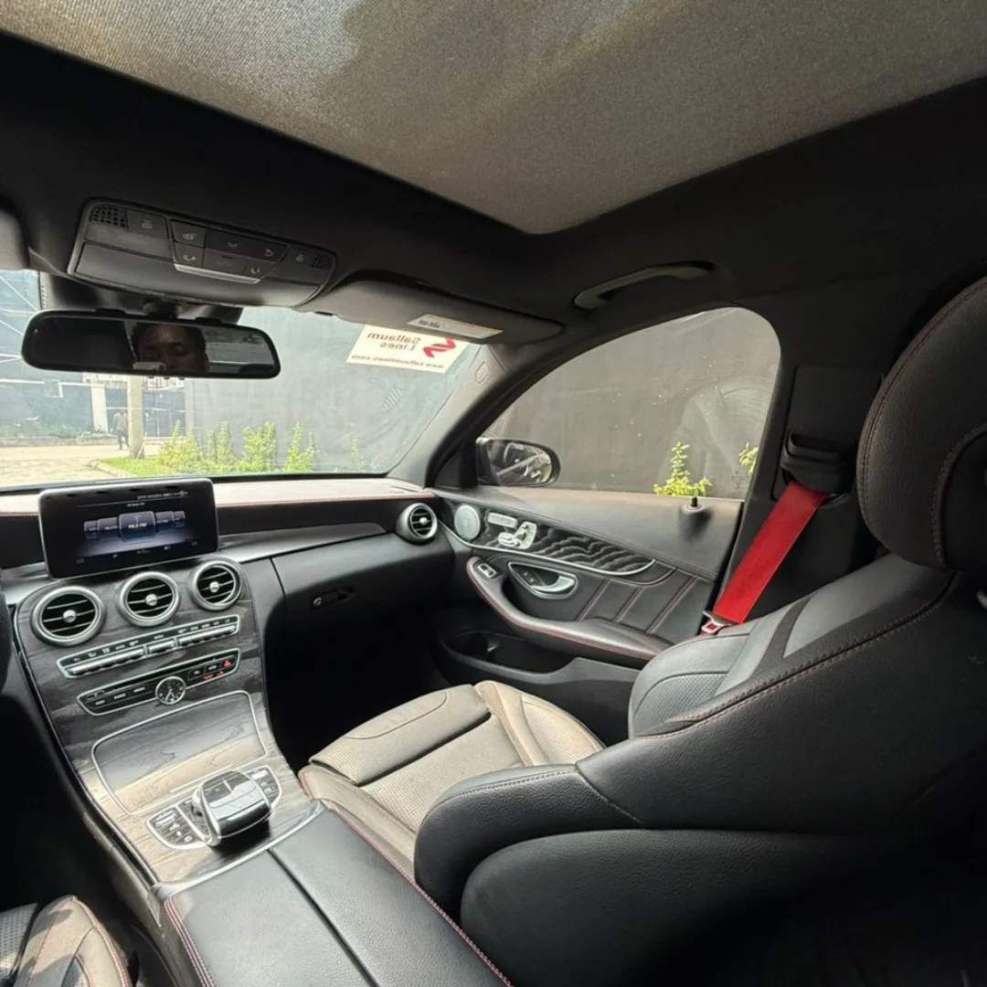 Luxury Loaded 2016 C450: Full Option, Accident-Free!