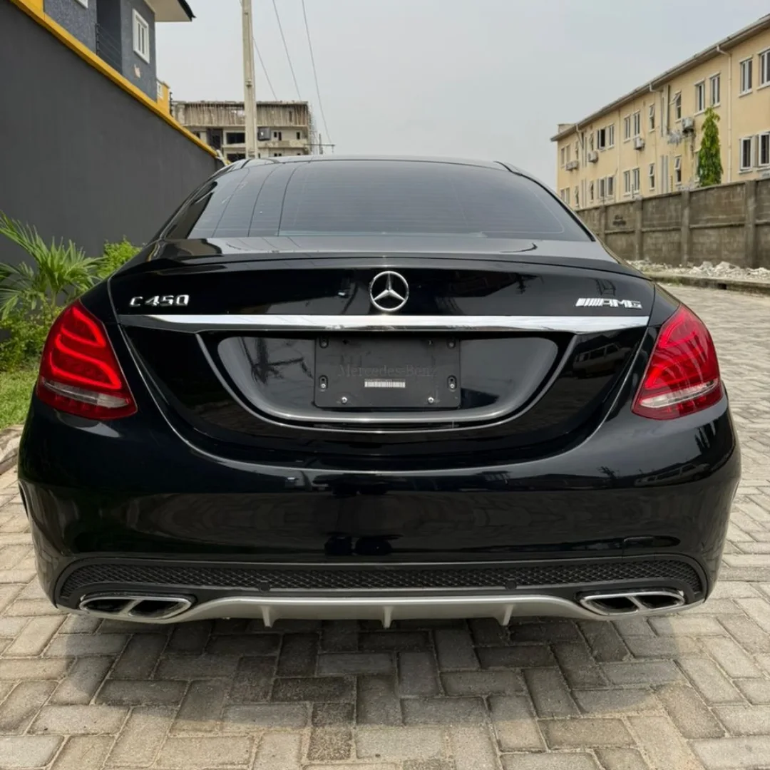 Luxury Loaded 2016 C450: Full Option, Accident-Free!