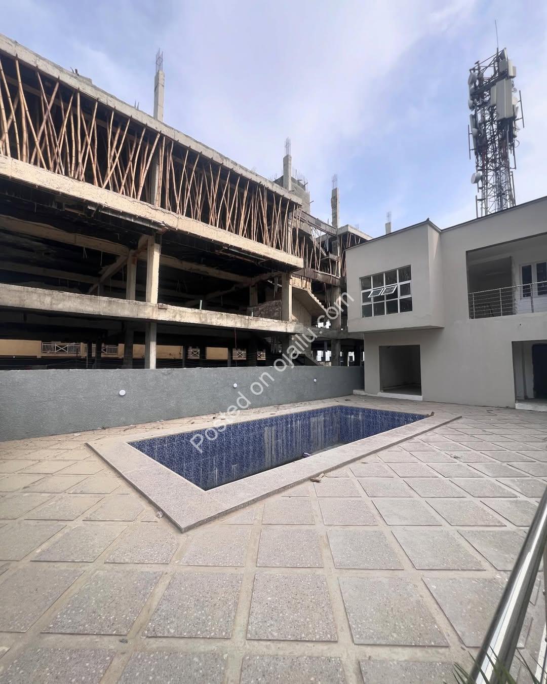 Lekki’s Finest: 2-Bed Ensuite Haven in Prime Ikate