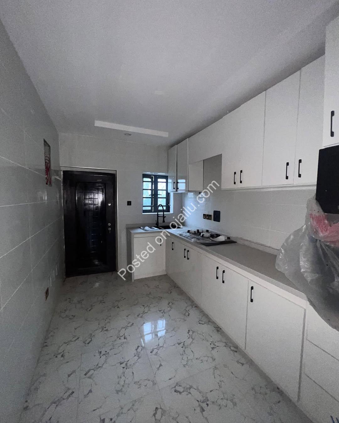 Spacious 3-Bed Maisonette with BQ in Prime Lekki