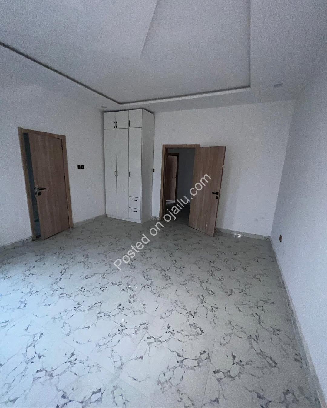 Spacious 3-Bed Maisonette with BQ in Prime Lekki