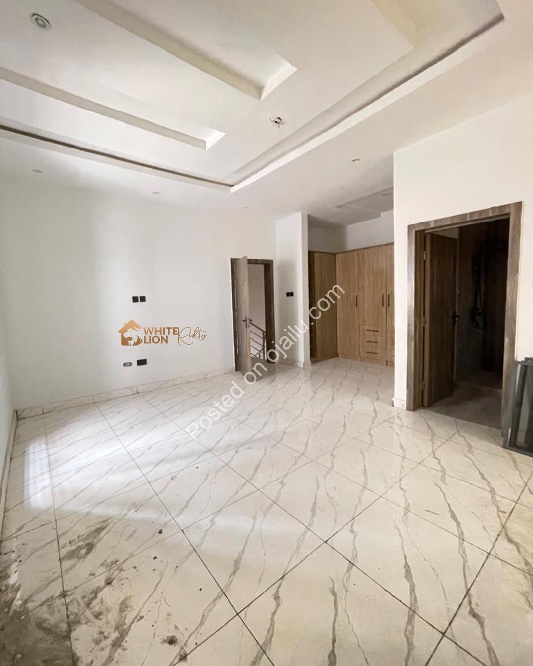 Sleek 4-Bed Duplex with Premium Finishes in Lekki