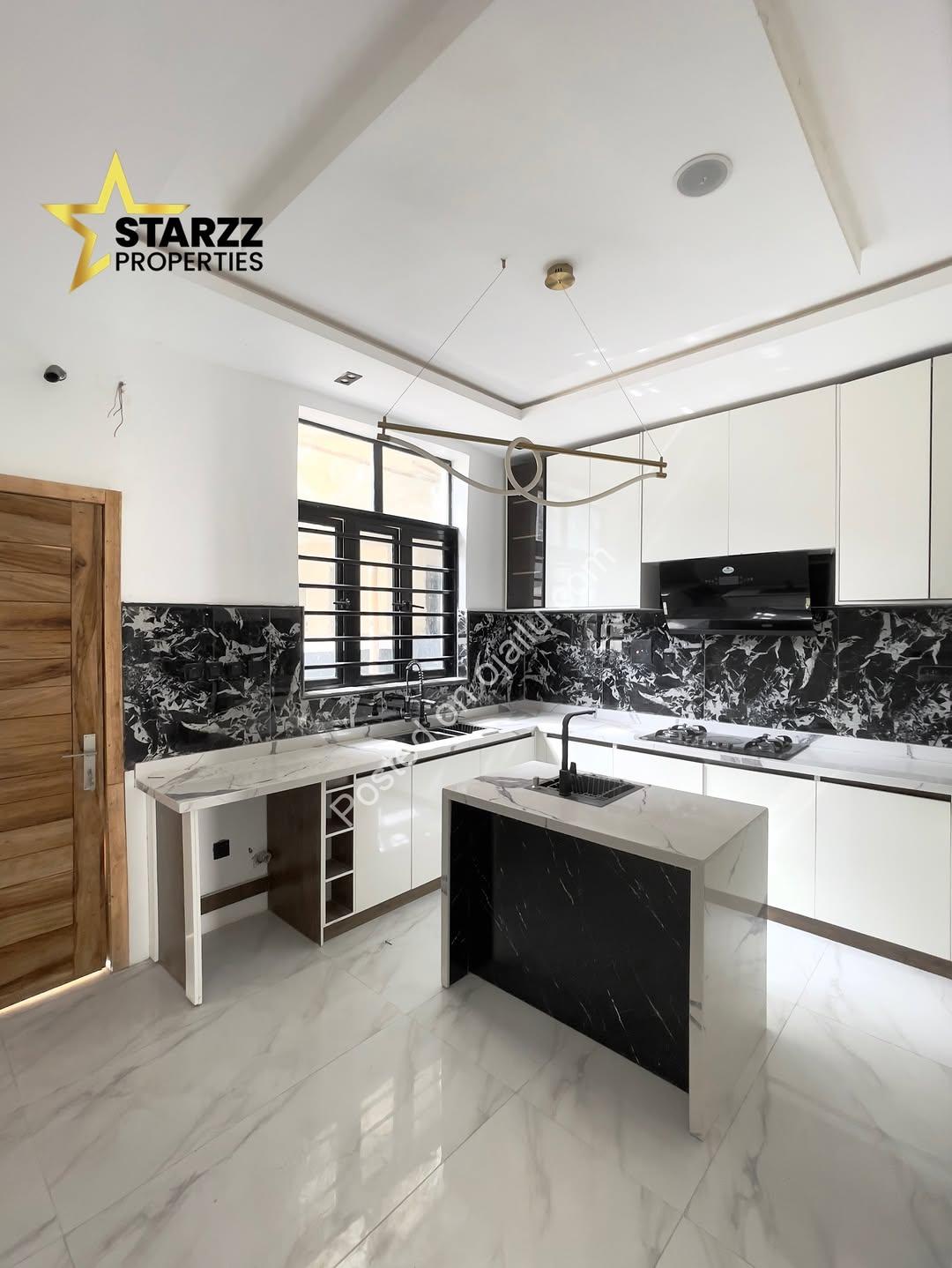 Brand New Chevron Haven: 4-Bed Ensuite Duplex with Luxury Finishes