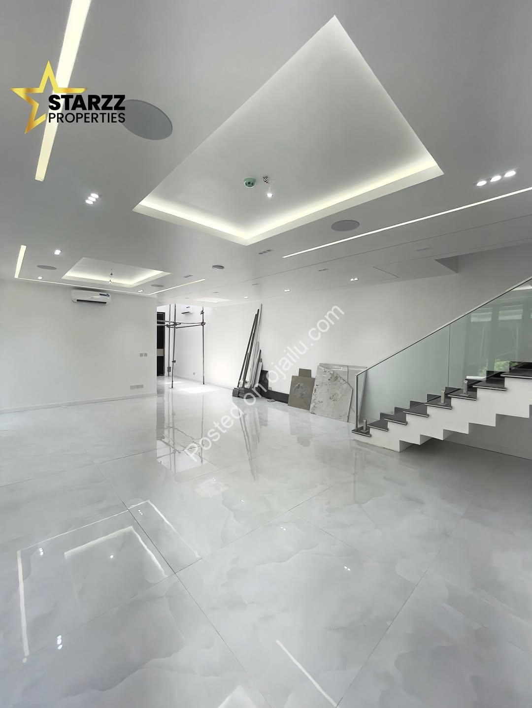 5-Bed Ikate Palace with Rooftop Oasis