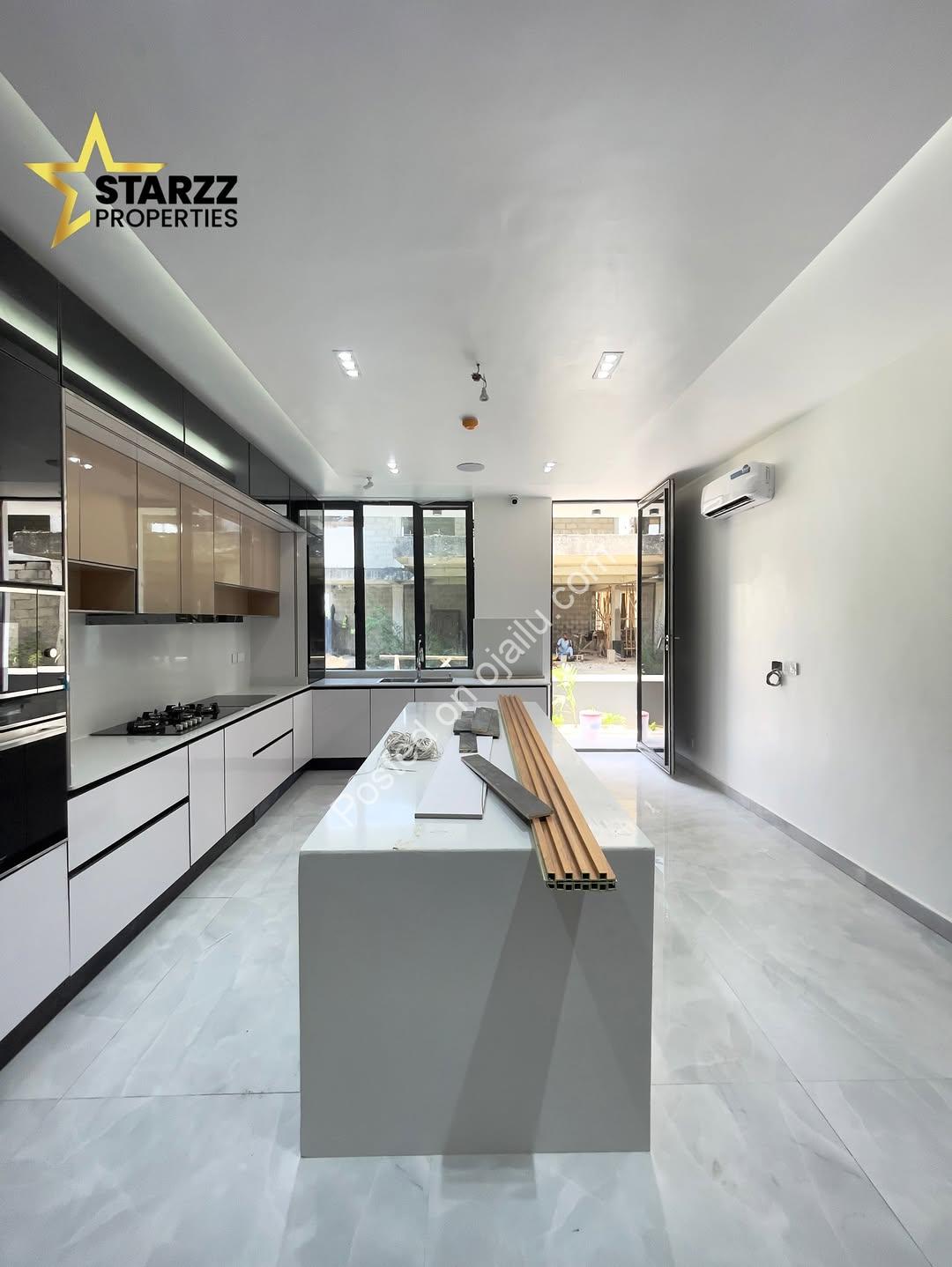 5-Bed Ikate Palace with Rooftop Oasis