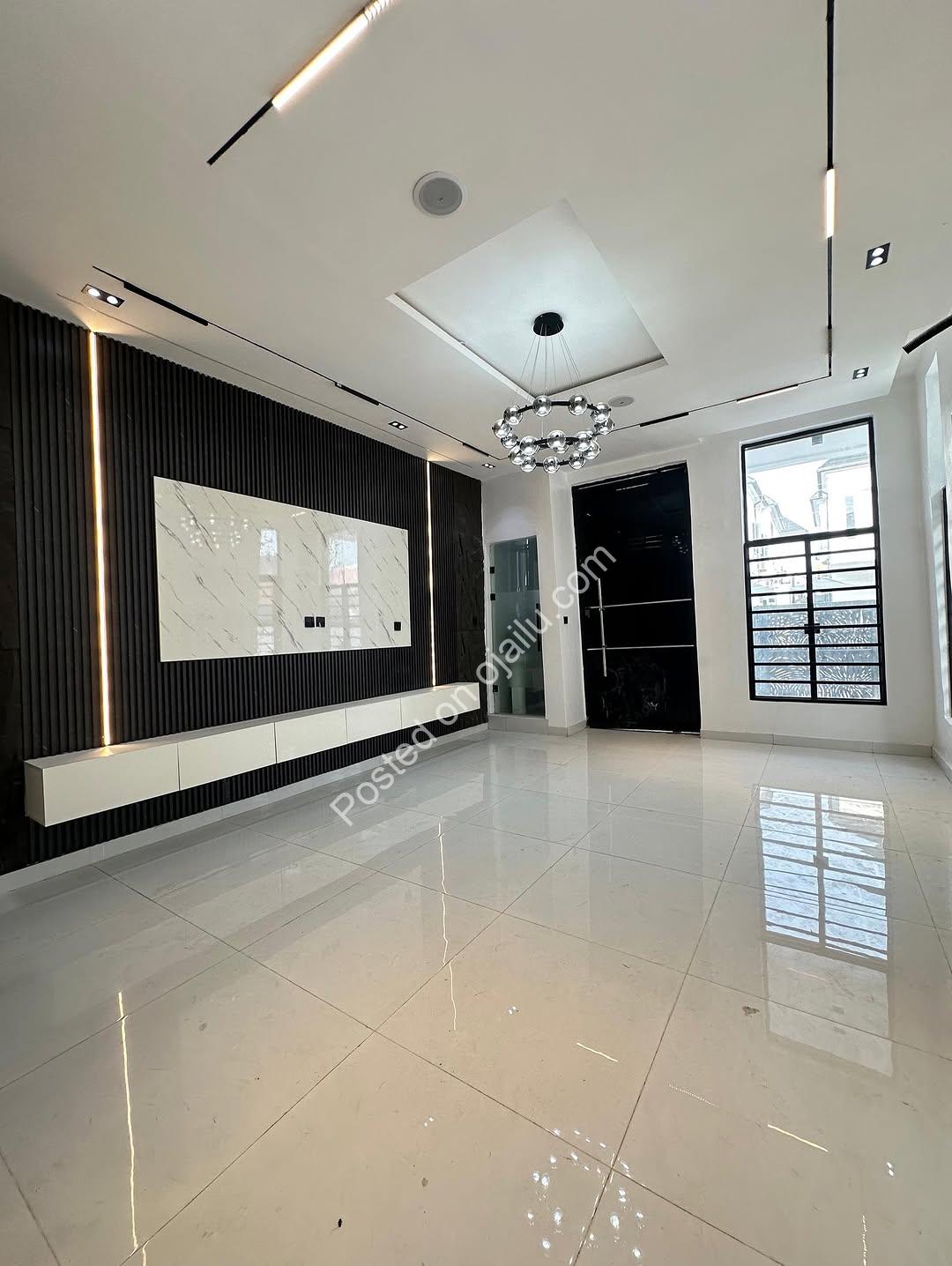 Lekki’s Finest: 4-Bedroom Smart Home in Orchid