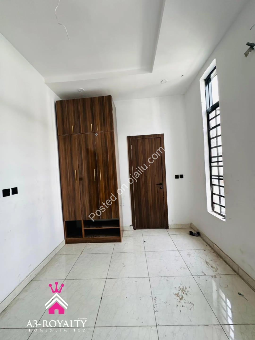 Move-In Ready 4-Bed Duplex in Gated Lekki Estate