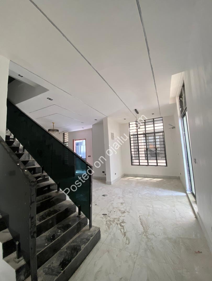 Exquisite 4-Bed Terraced Duplex in Prime Lekki