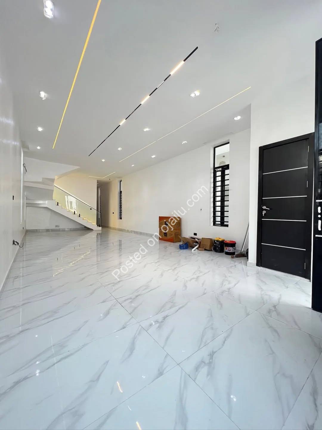 Modern 5-Bed Duplex in Lekki: Pool, Security & Luxury