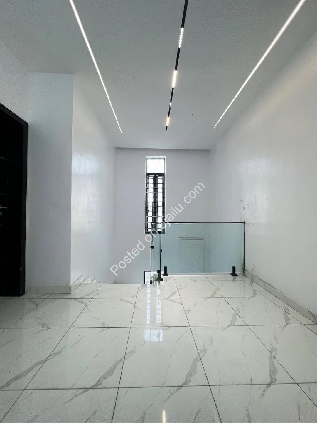 Modern 5-Bed Duplex in Lekki: Pool, Security & Luxury