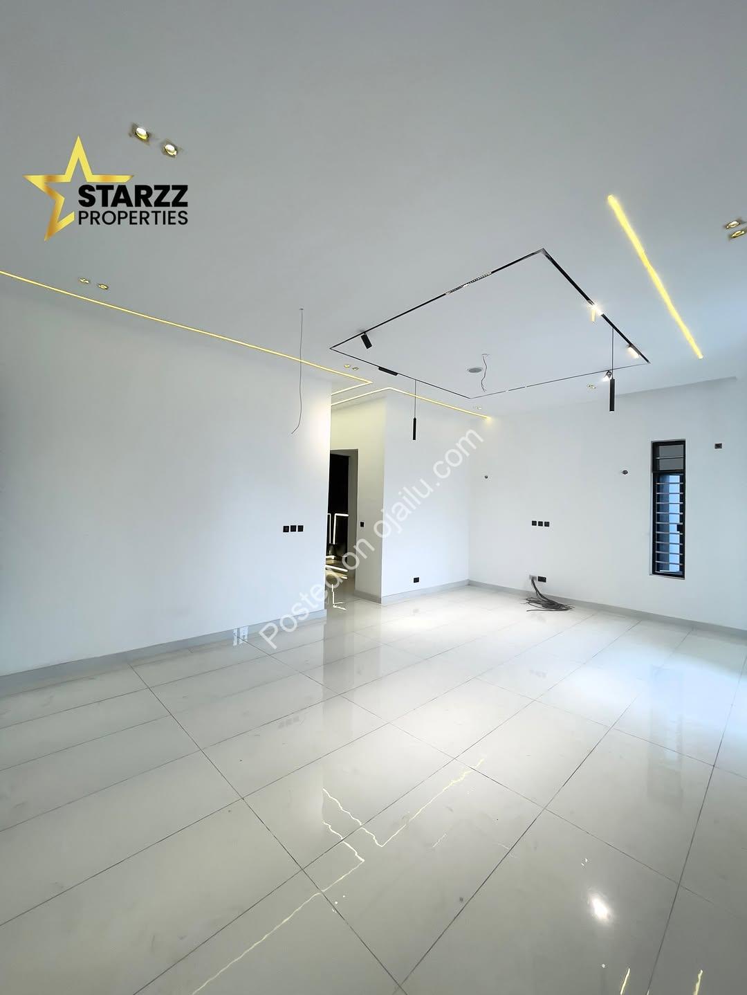 Lagos Luxury: 5-Bed Duplex with Resort-Style Pool