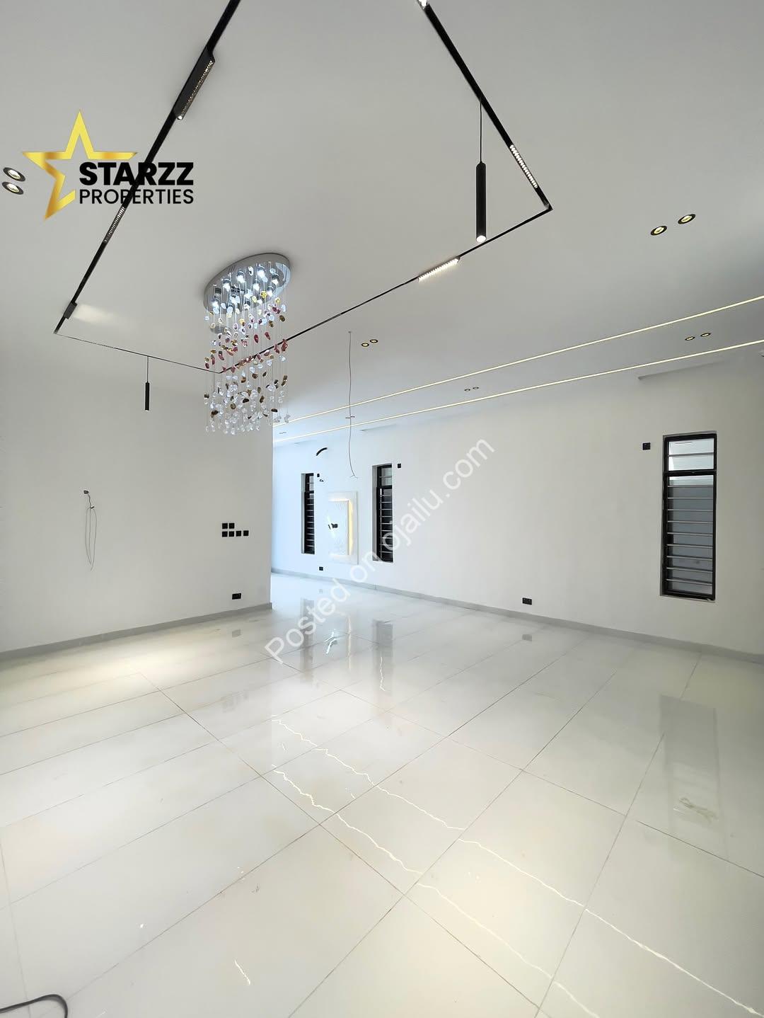 Lagos Luxury: 5-Bed Duplex with Resort-Style Pool