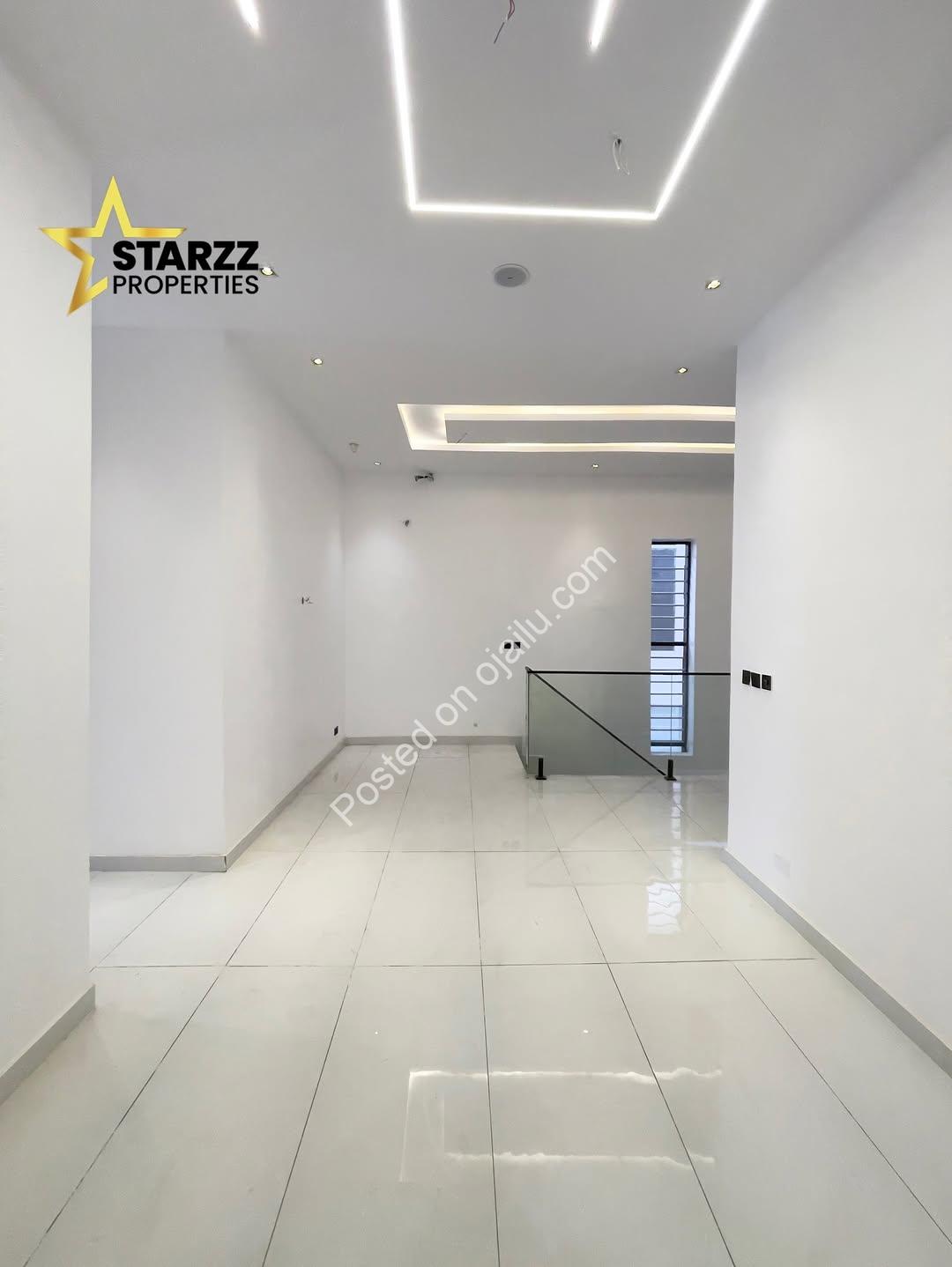 Lagos Luxury: 5-Bed Duplex with Resort-Style Pool