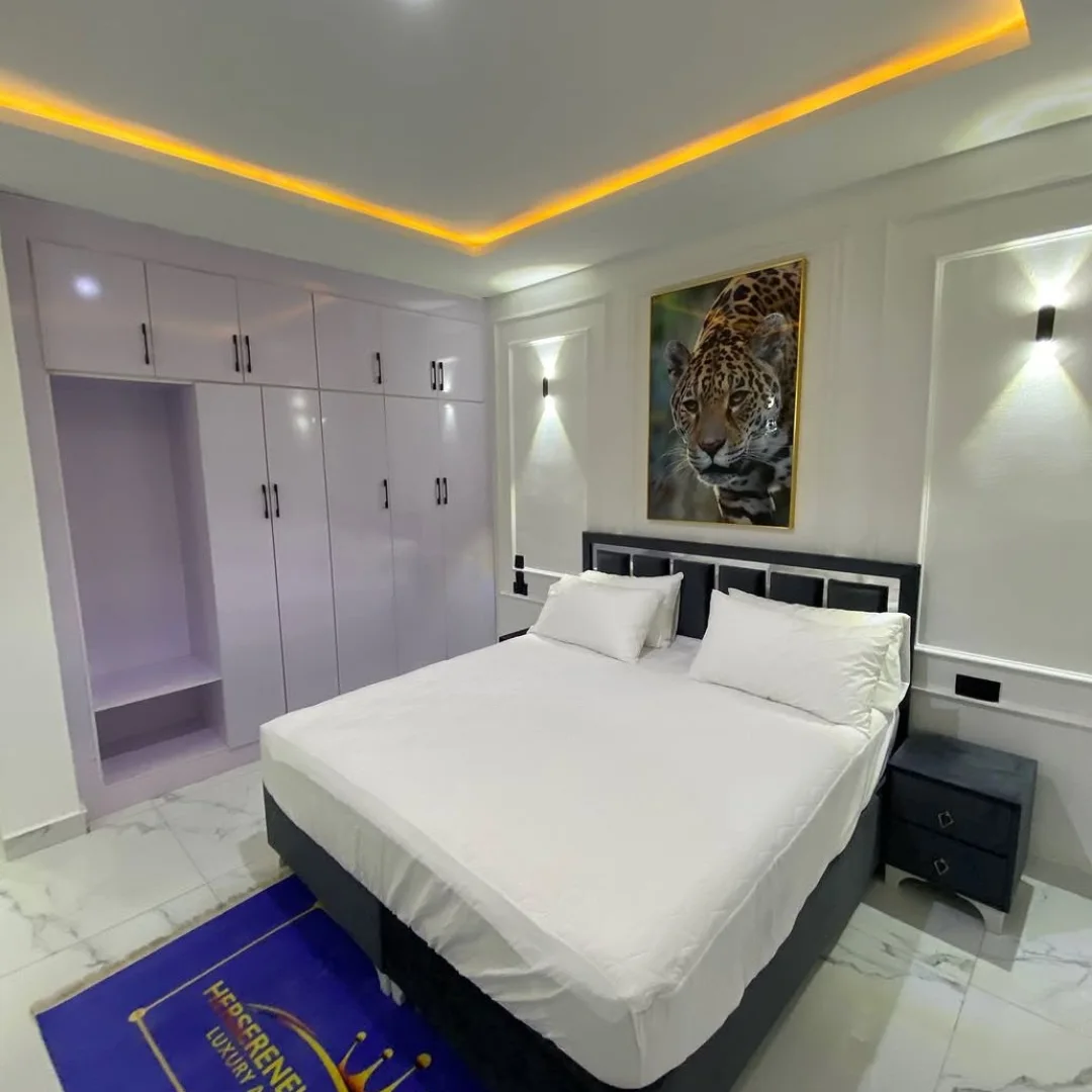 Ultimate 2-Bedroom Haven: PS5, Netflix & 24/7 Power