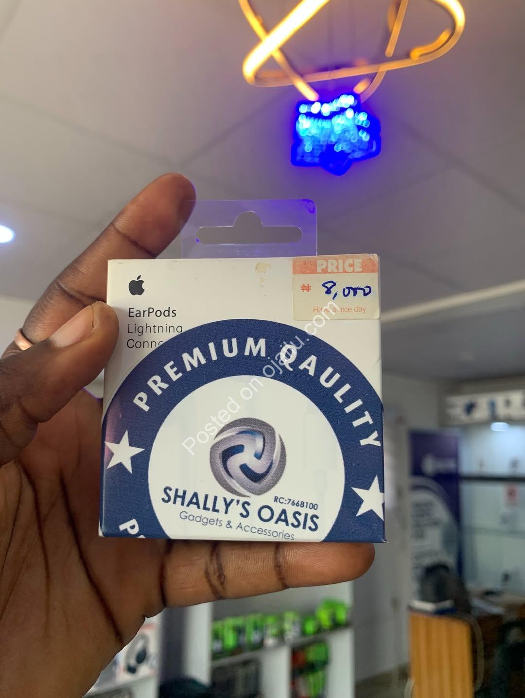 Apple EarPods & Fast Chargers: Premium Sound & Power