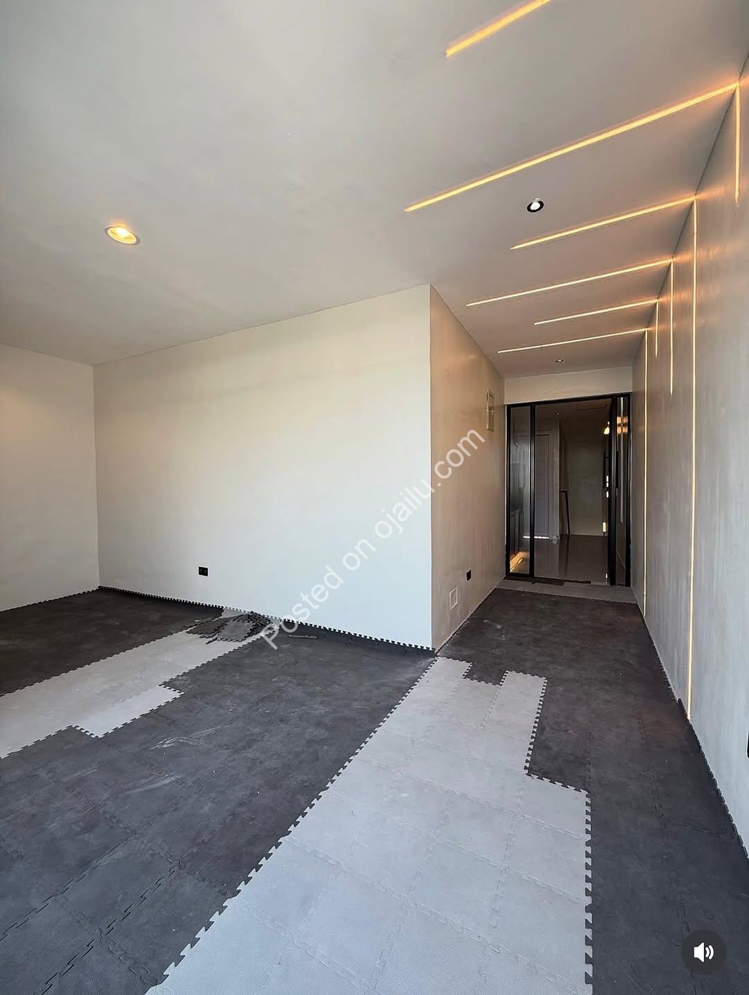 Stunning 5-Bed Duplex with Pool & Rooftop in Lekki