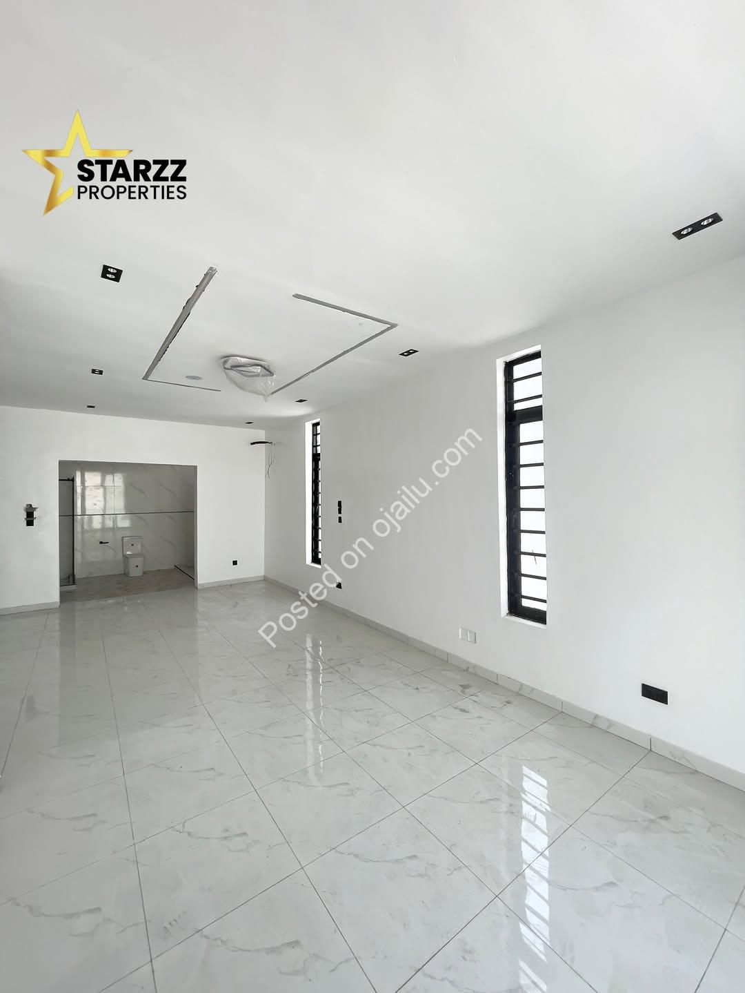 Chevron’s Finest: 5-Bedroom Masterpiece with Lavish Ensuites