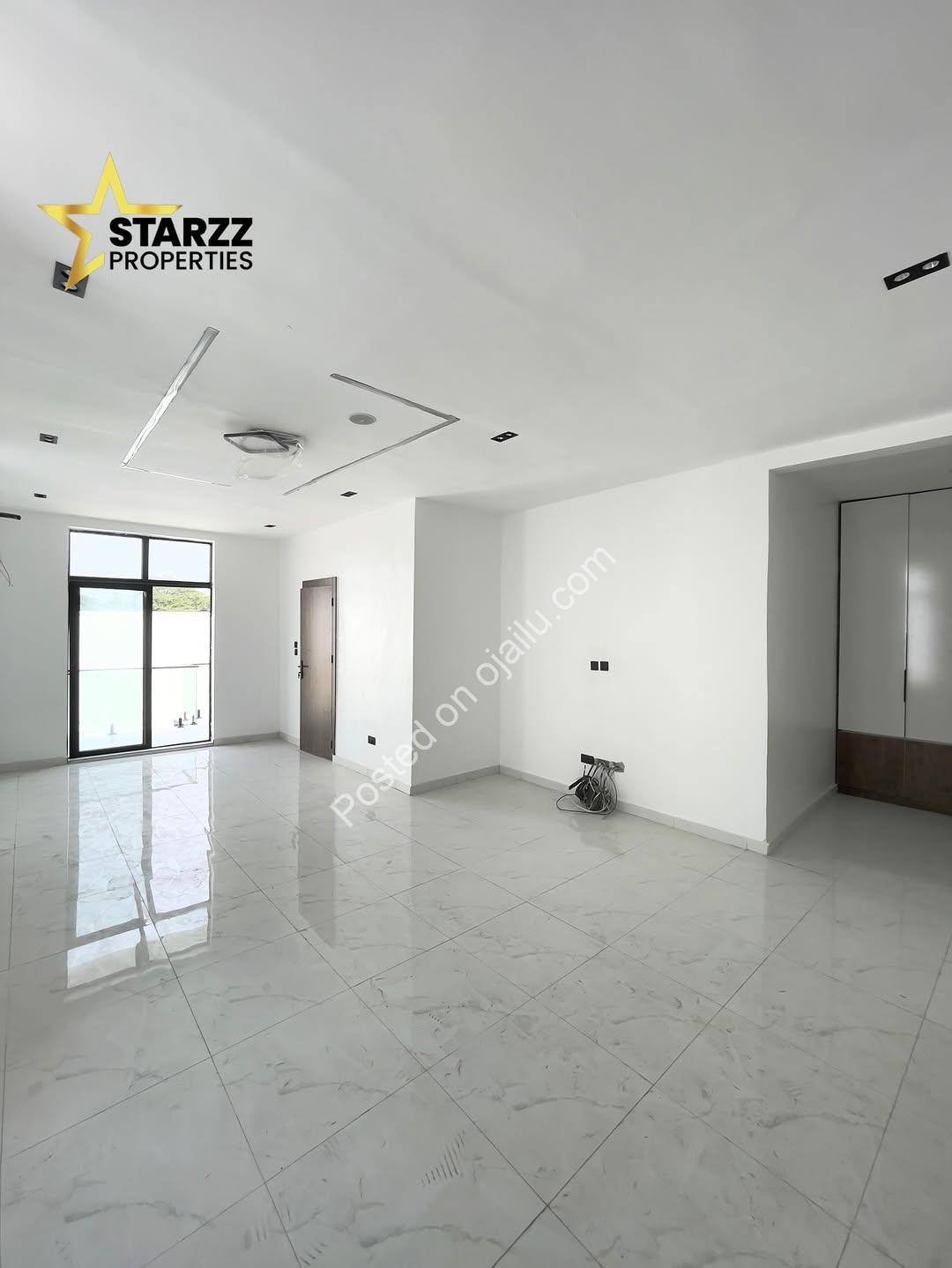 Chevron’s Finest: 5-Bedroom Masterpiece with Lavish Ensuites